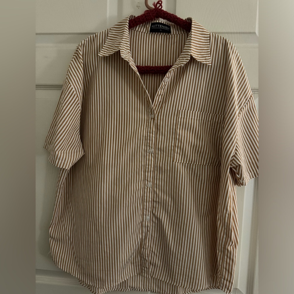 Kittenish top